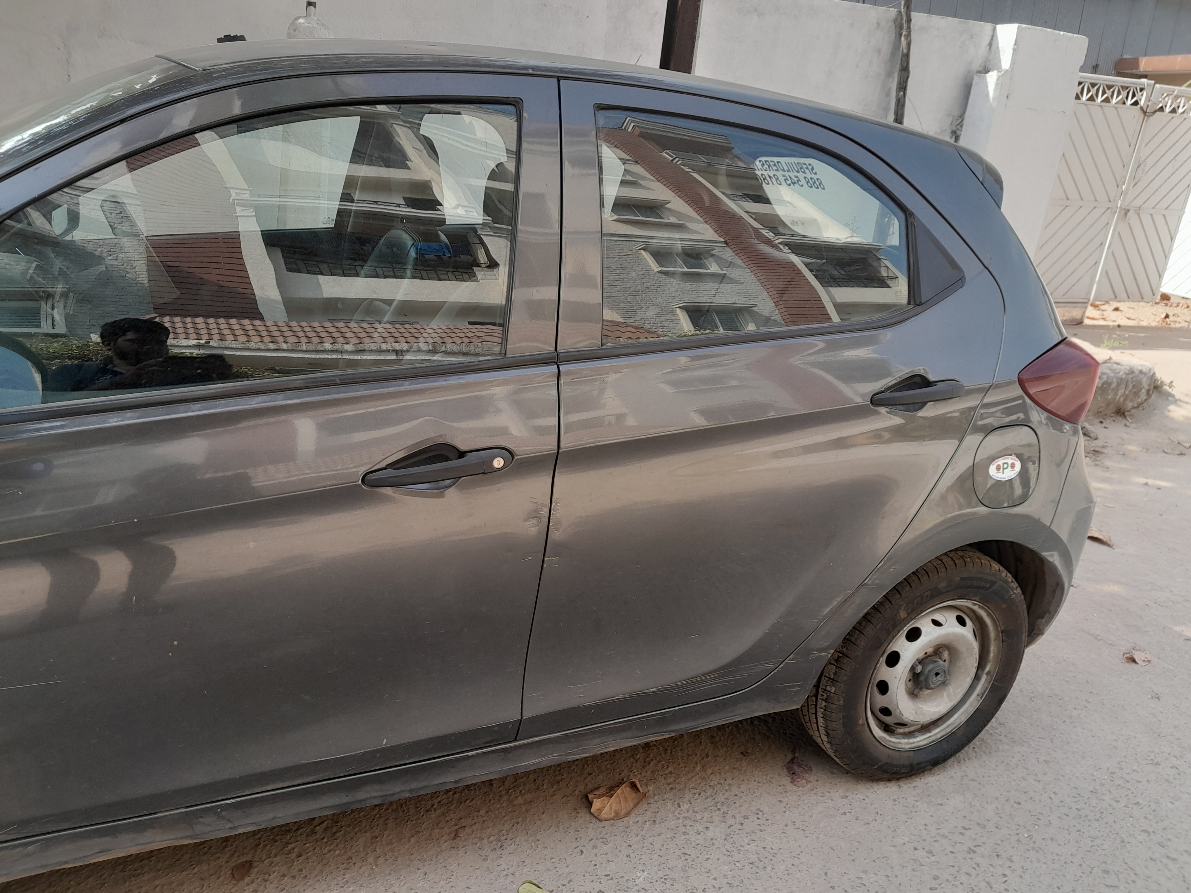 tata tiago photo 3