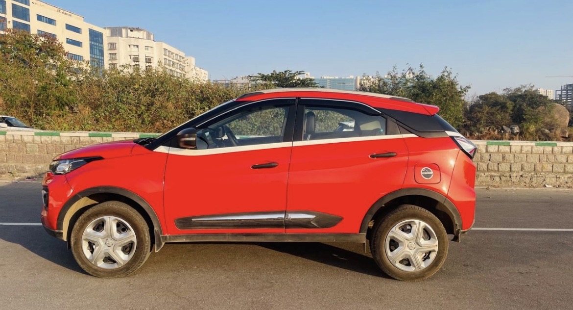 tata nexon - xm (s) photo 2