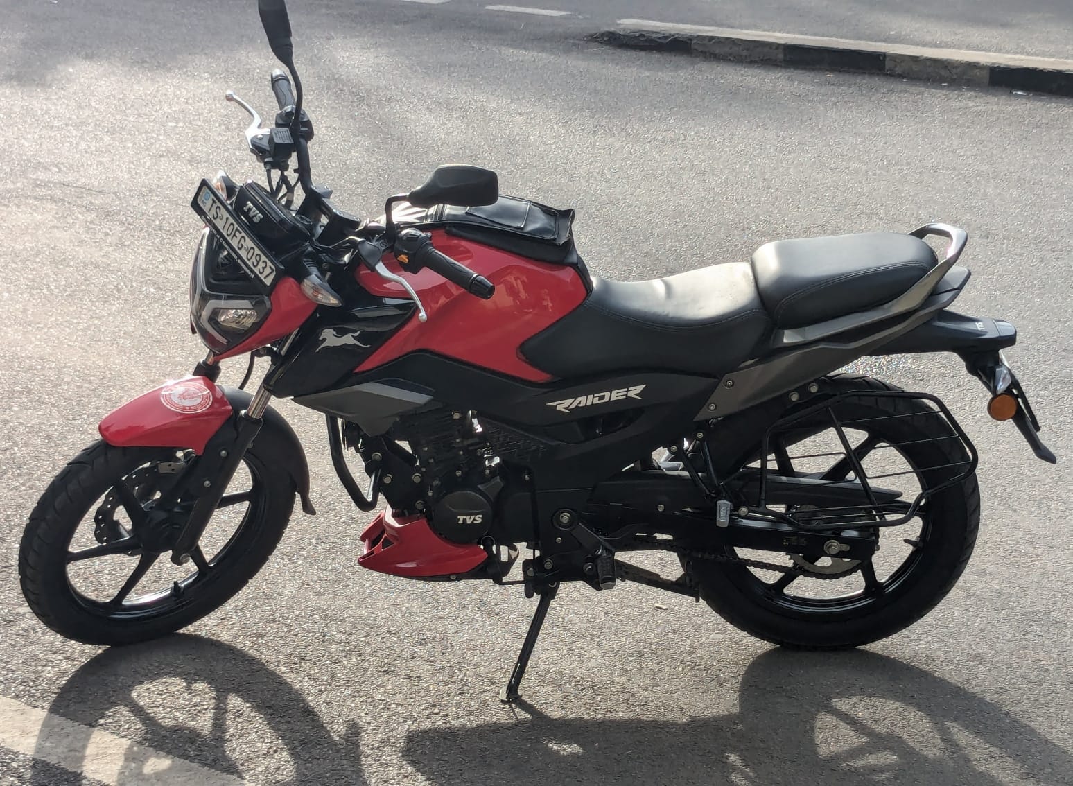 tvs raider photo 2