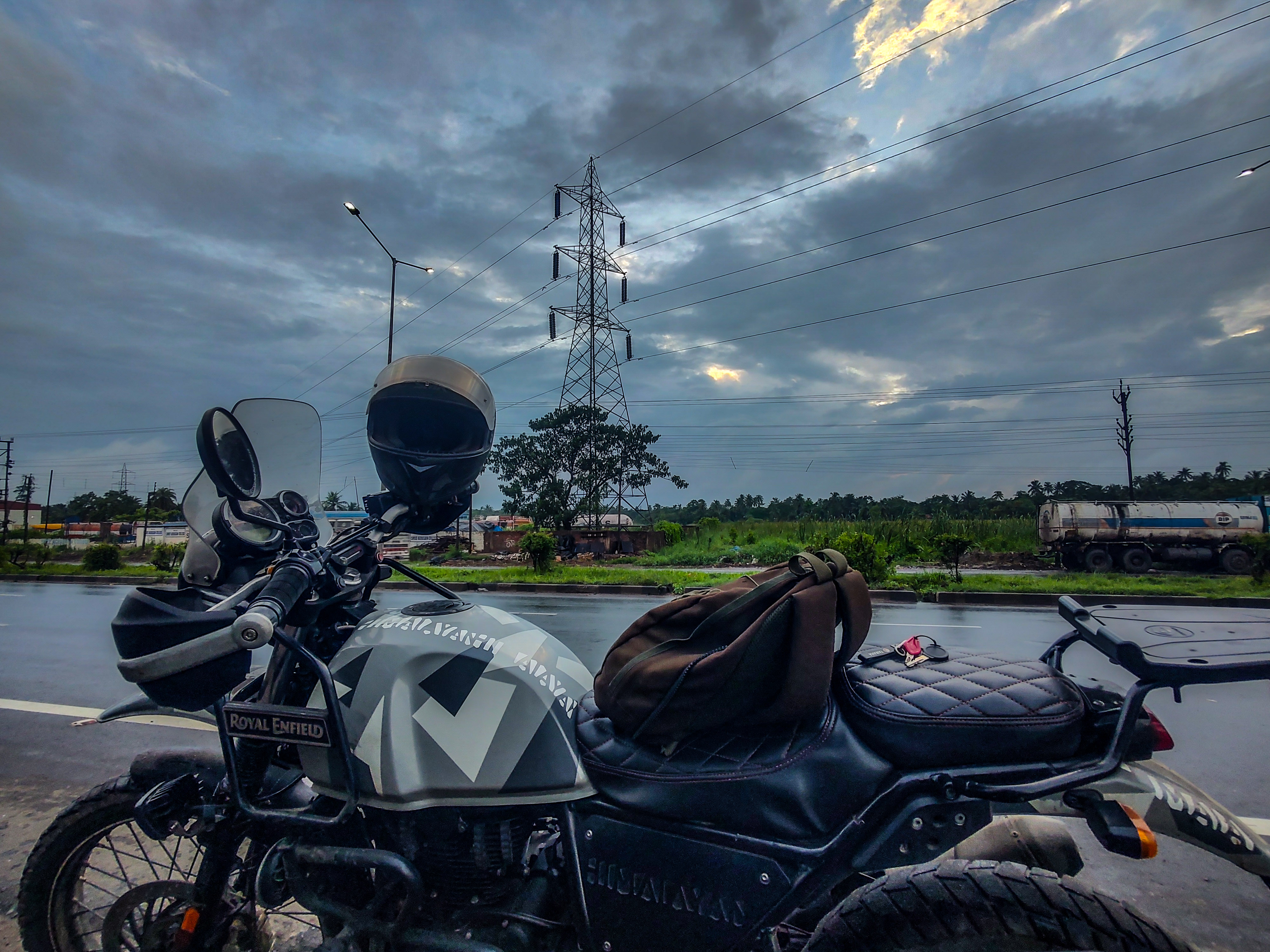 royal enfield himalayan photo 5