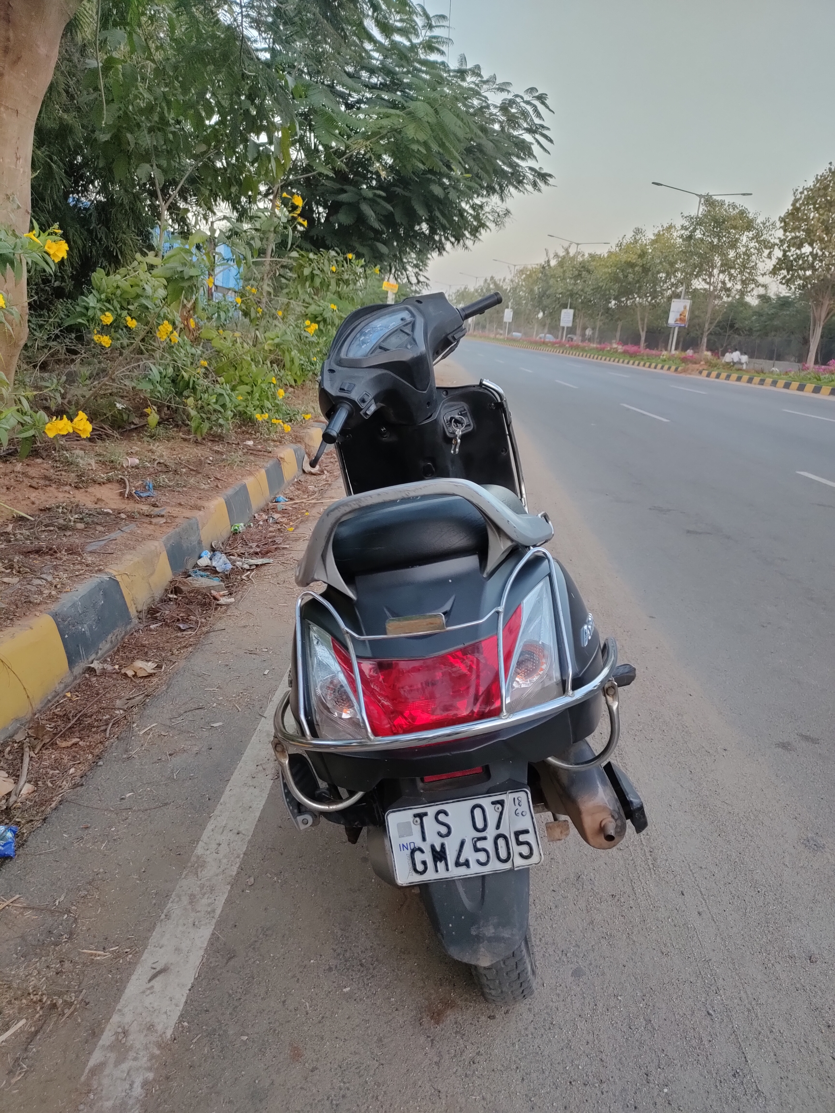 honda activa - std (102 cc) photo 4