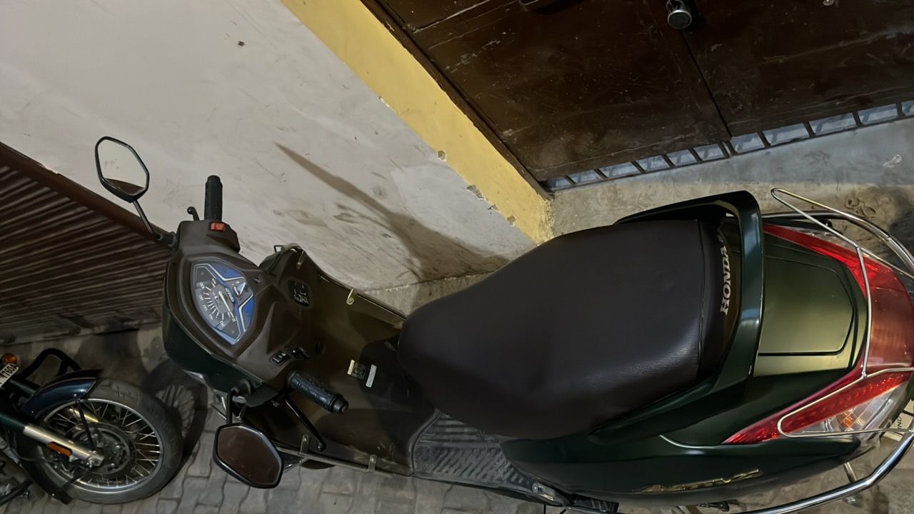 honda ACTIVA 6G DLX photo 7