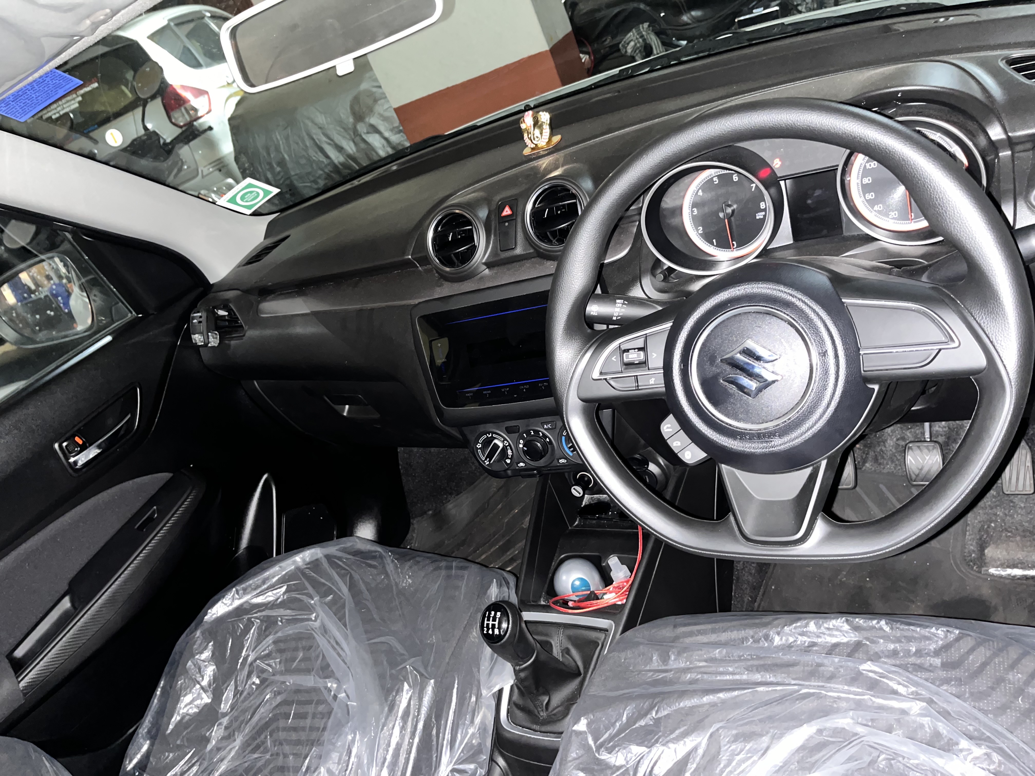 maruti swift photo 3