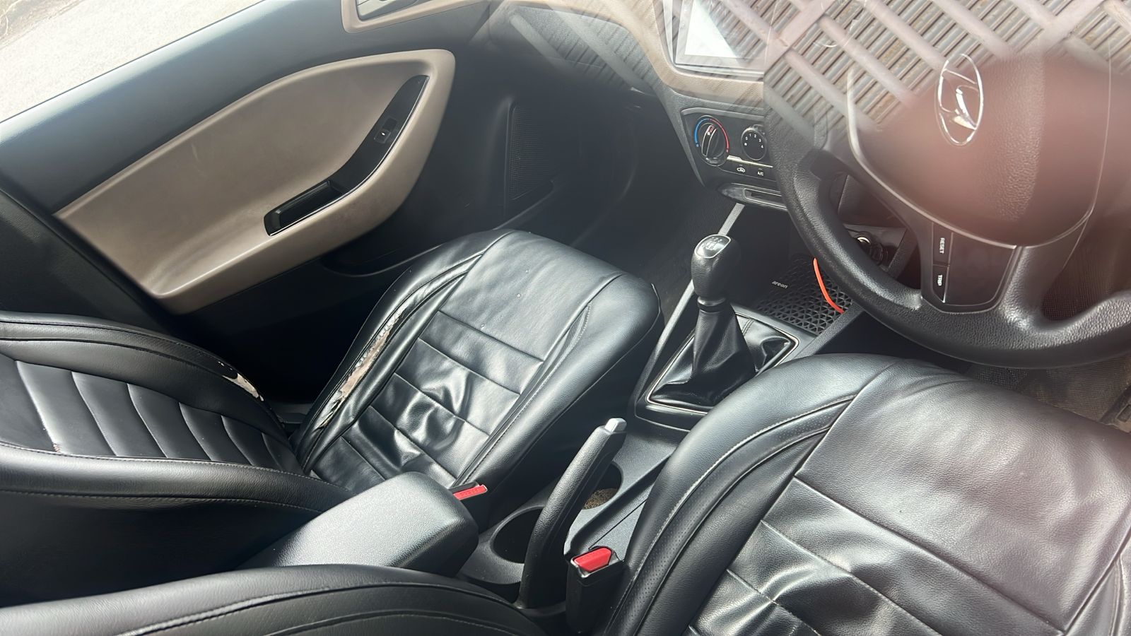 hyundai i20 photo 3