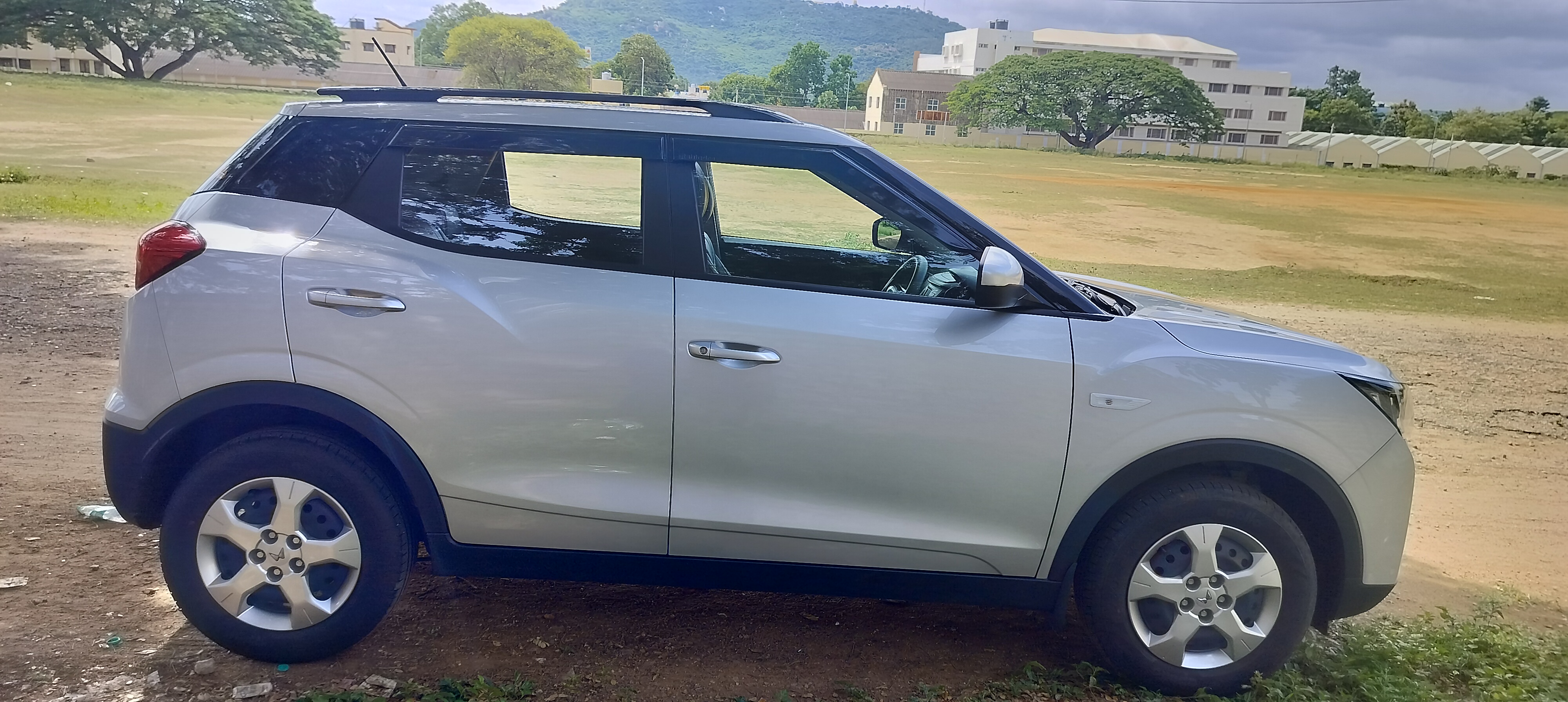 mahindra and mahindra XUV 300 photo 3