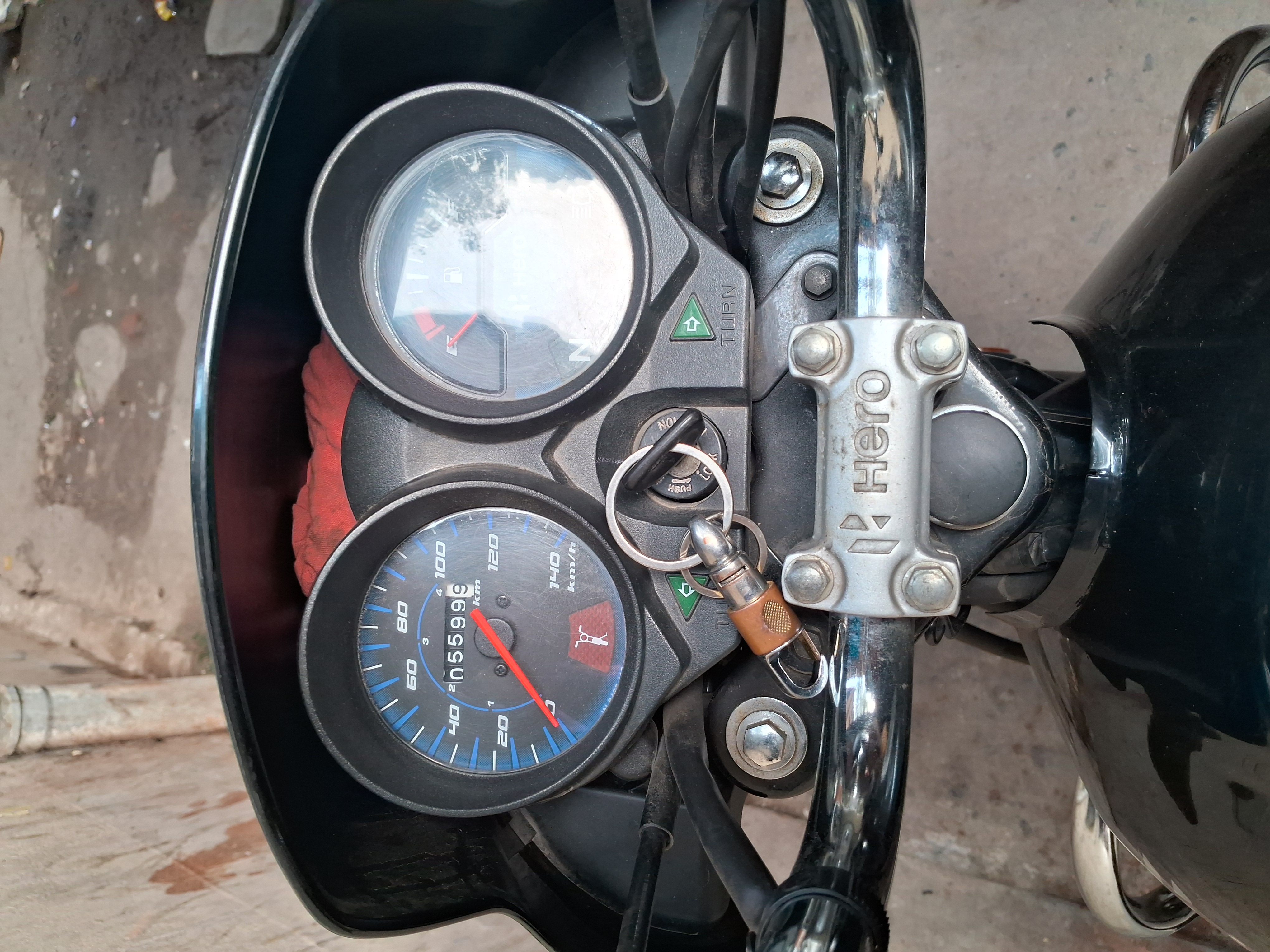 hero motocorp HF deluxe photo 3