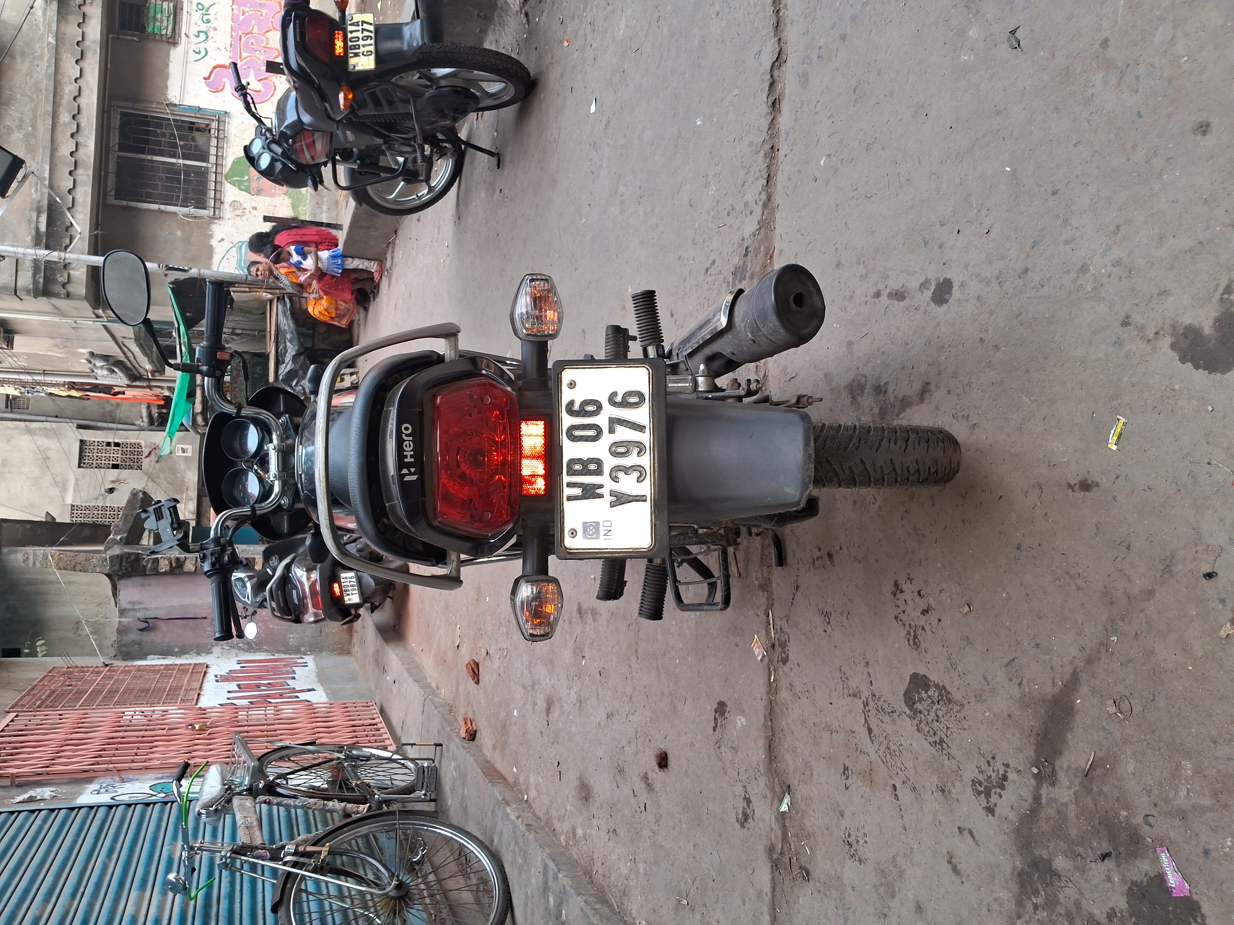 hero motocorp HF deluxe photo 5
