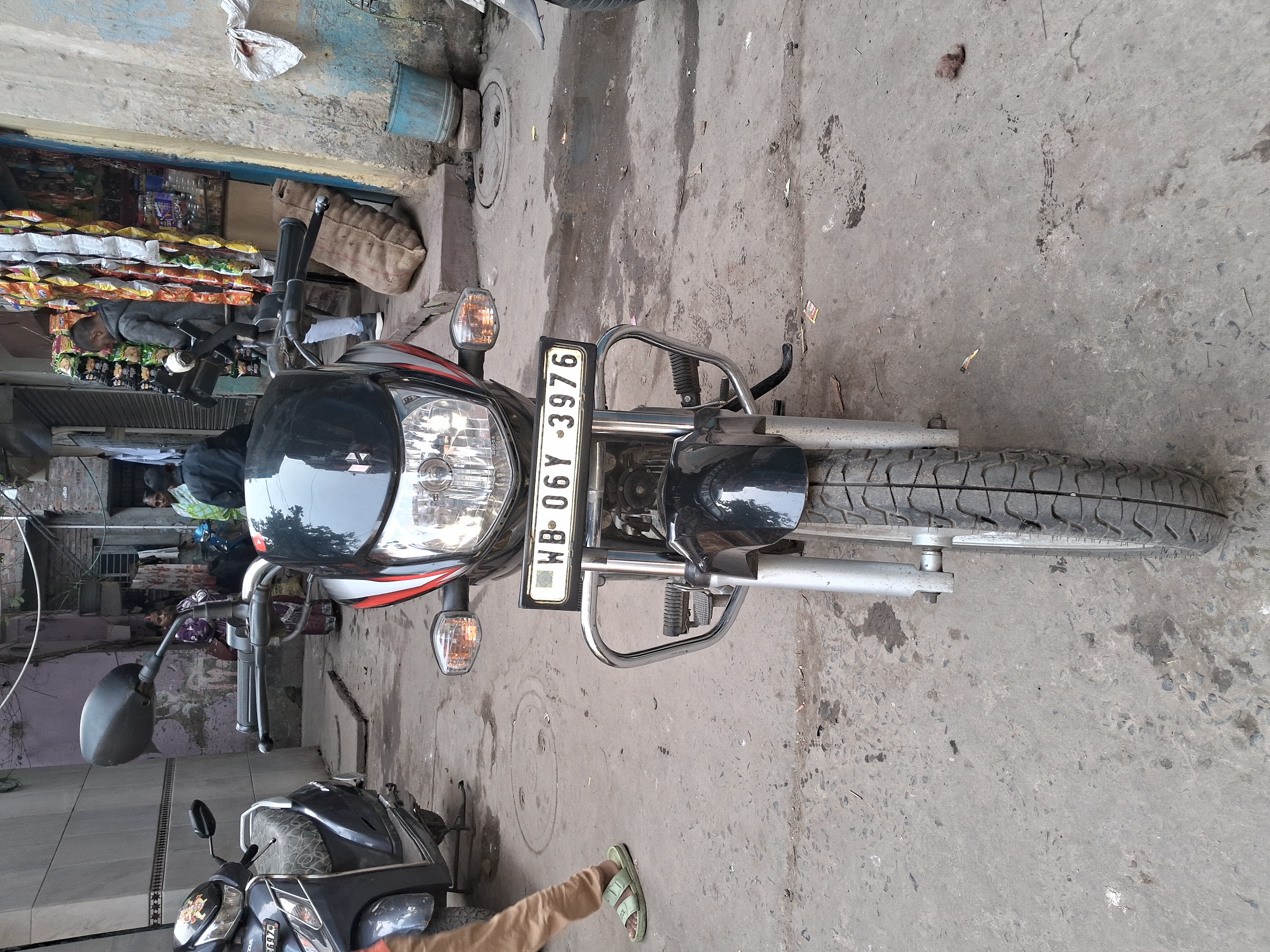 hero motocorp HF deluxe photo 6