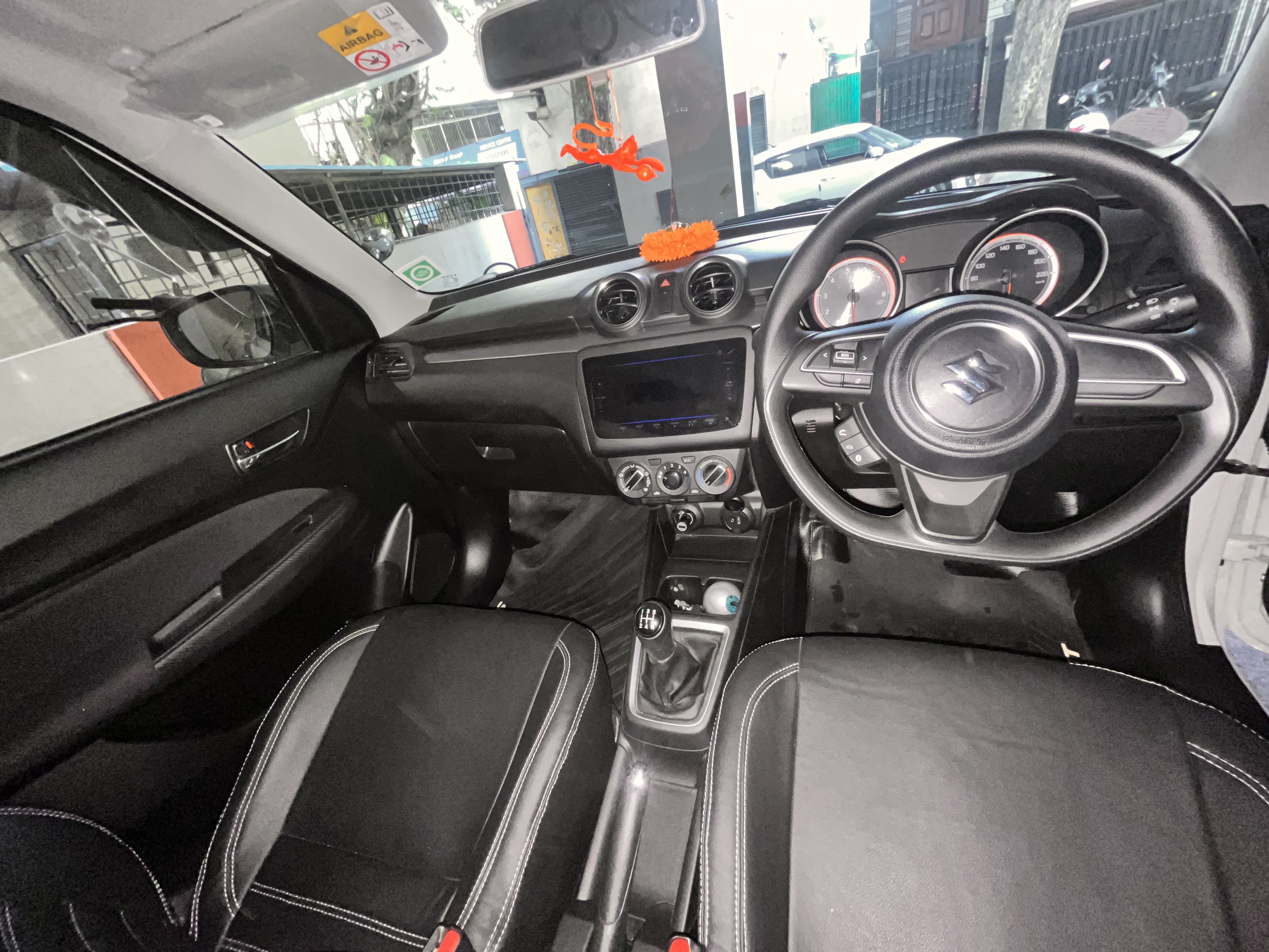 maruti swift photo 6