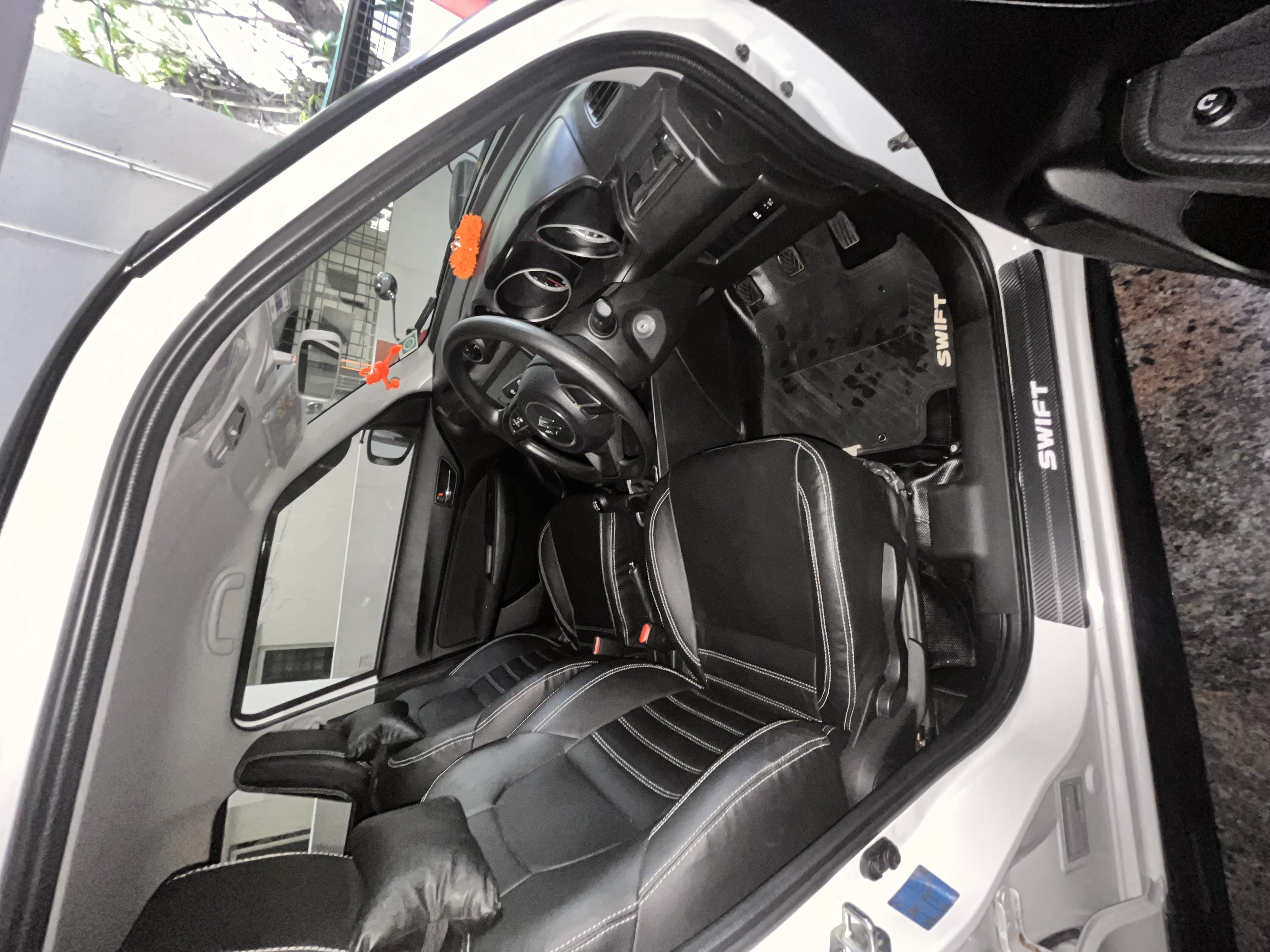 maruti swift photo 7