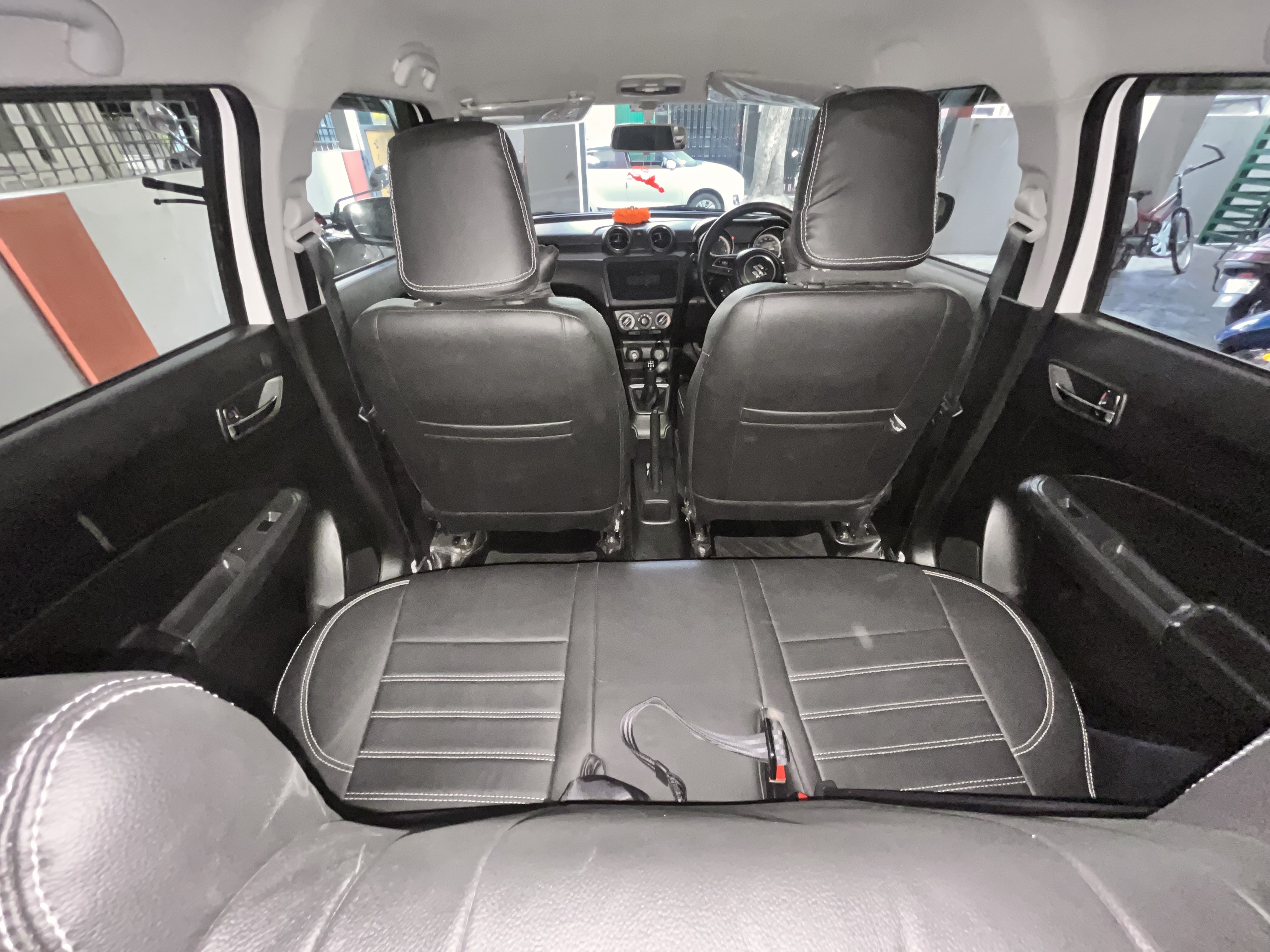 maruti swift photo 8