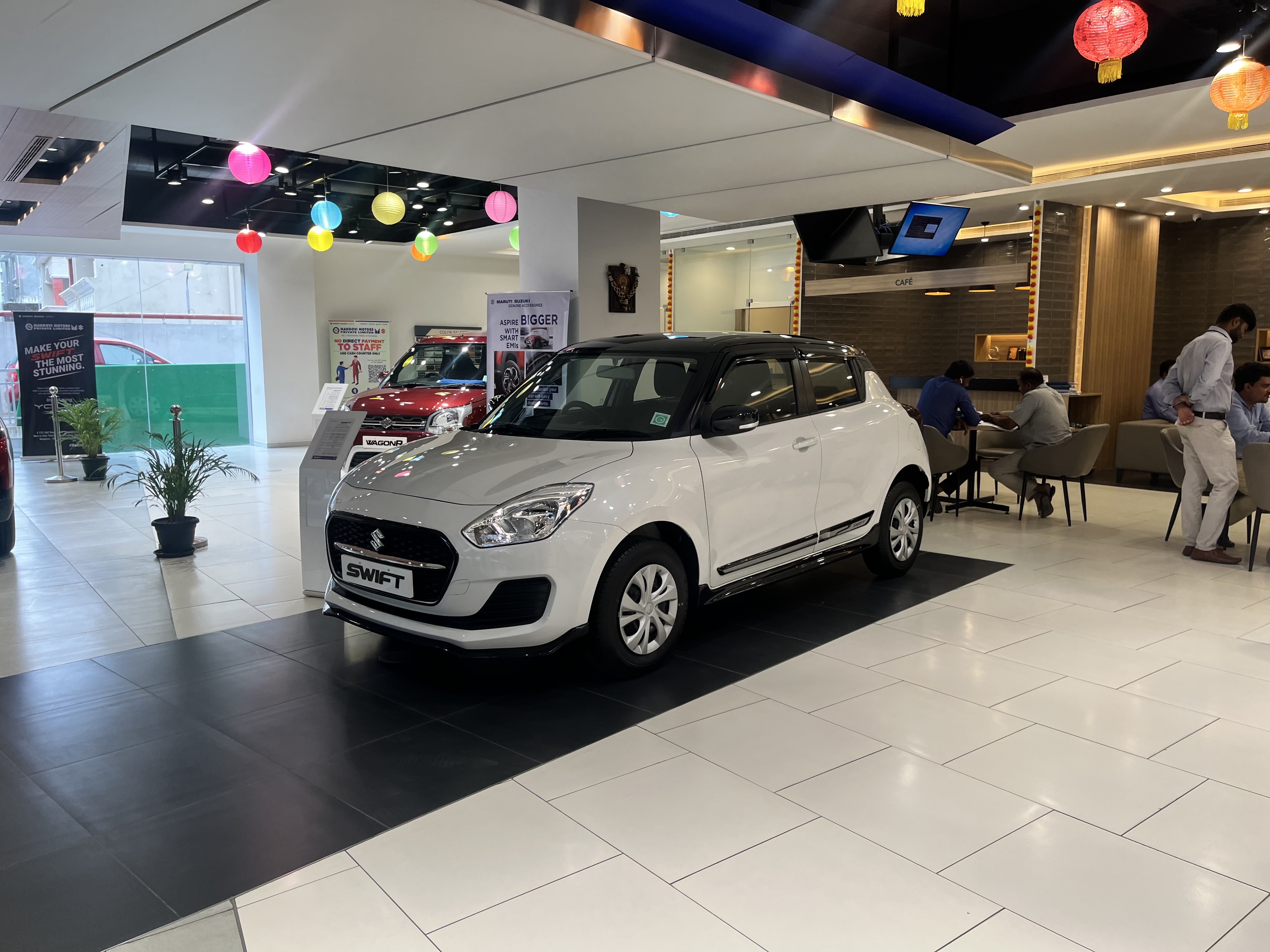 maruti swift photo 10