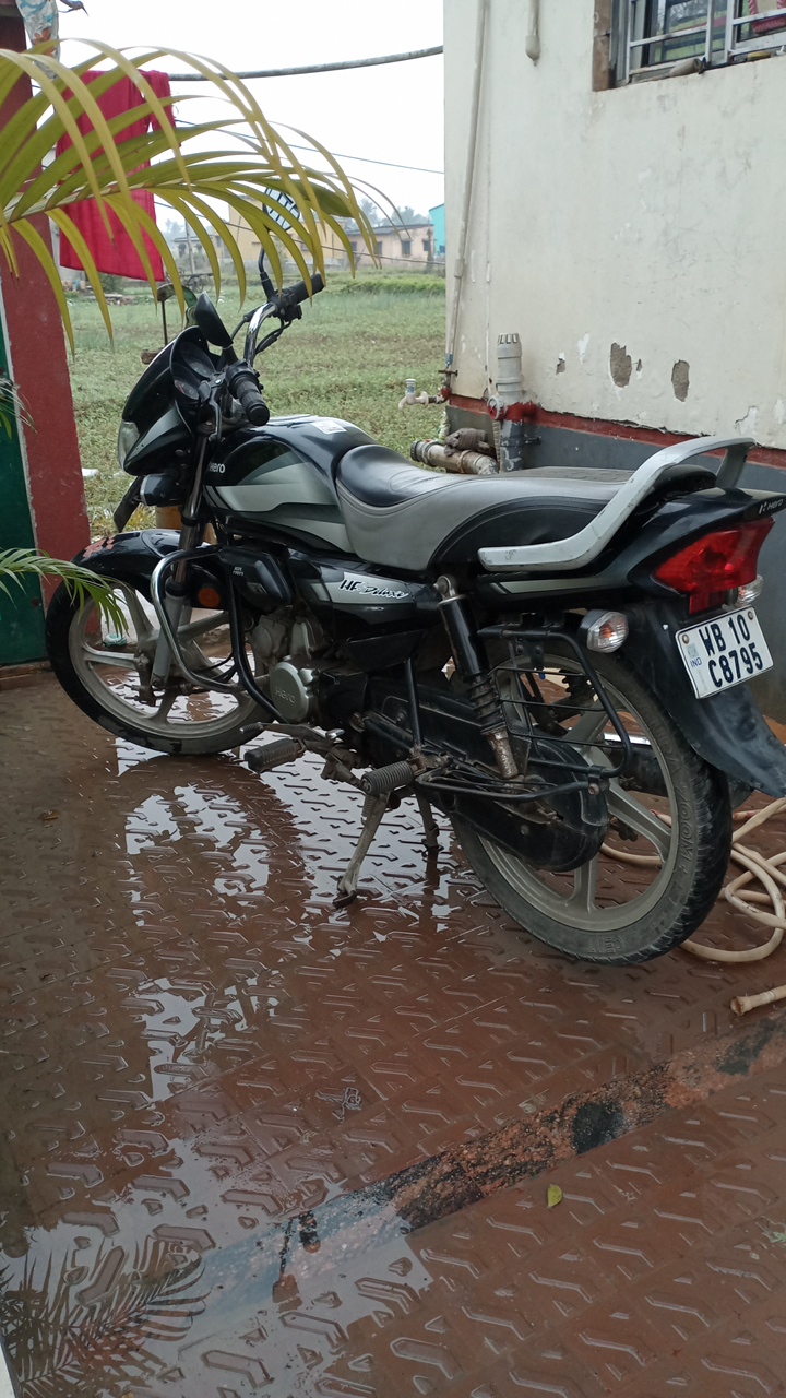 hero motocorp HF deluxe photo 5