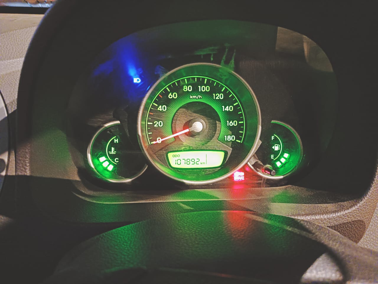 mahindra and mahindra kuv100 photo 4