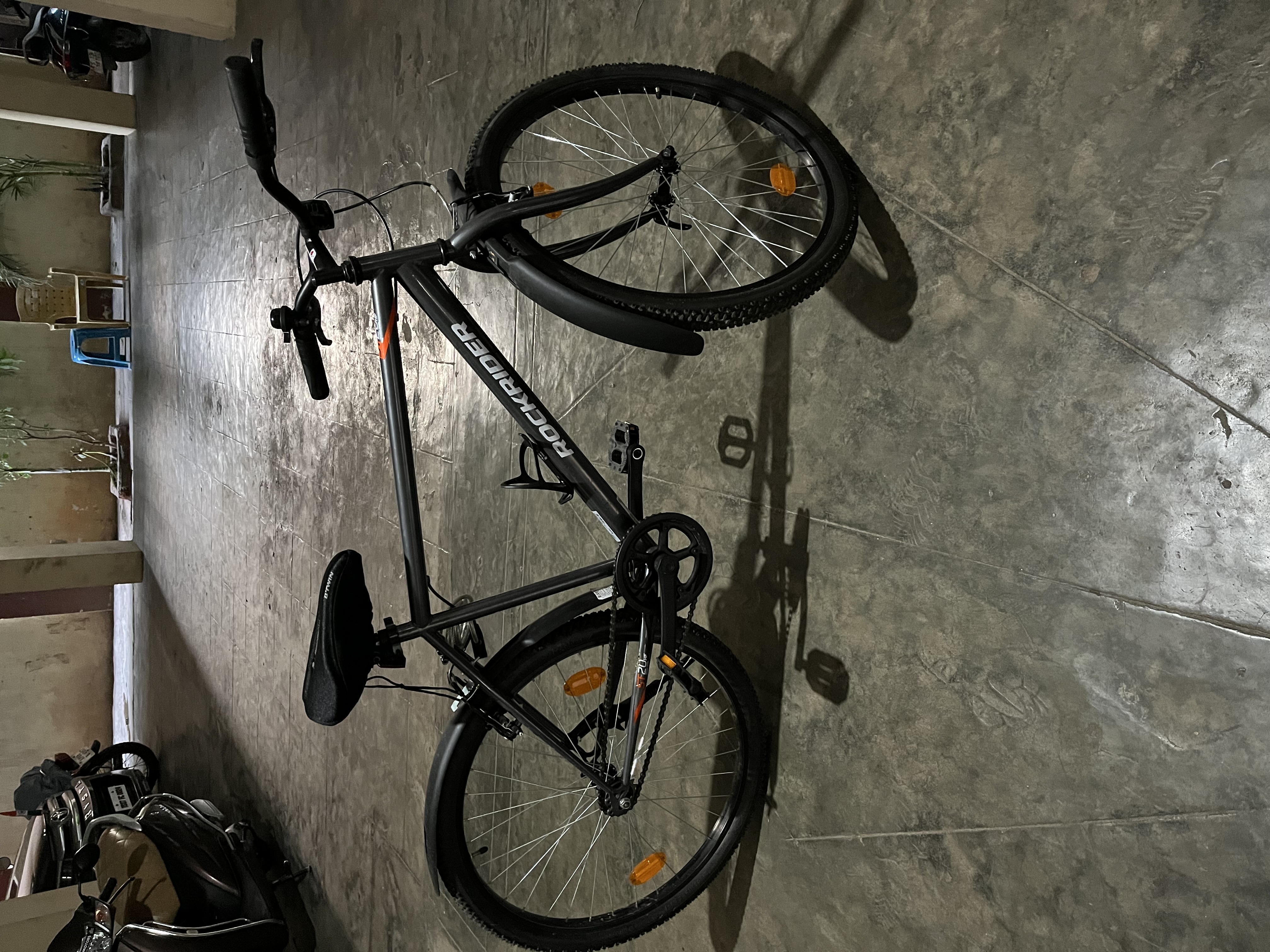 mountain bike rock rider photo 3