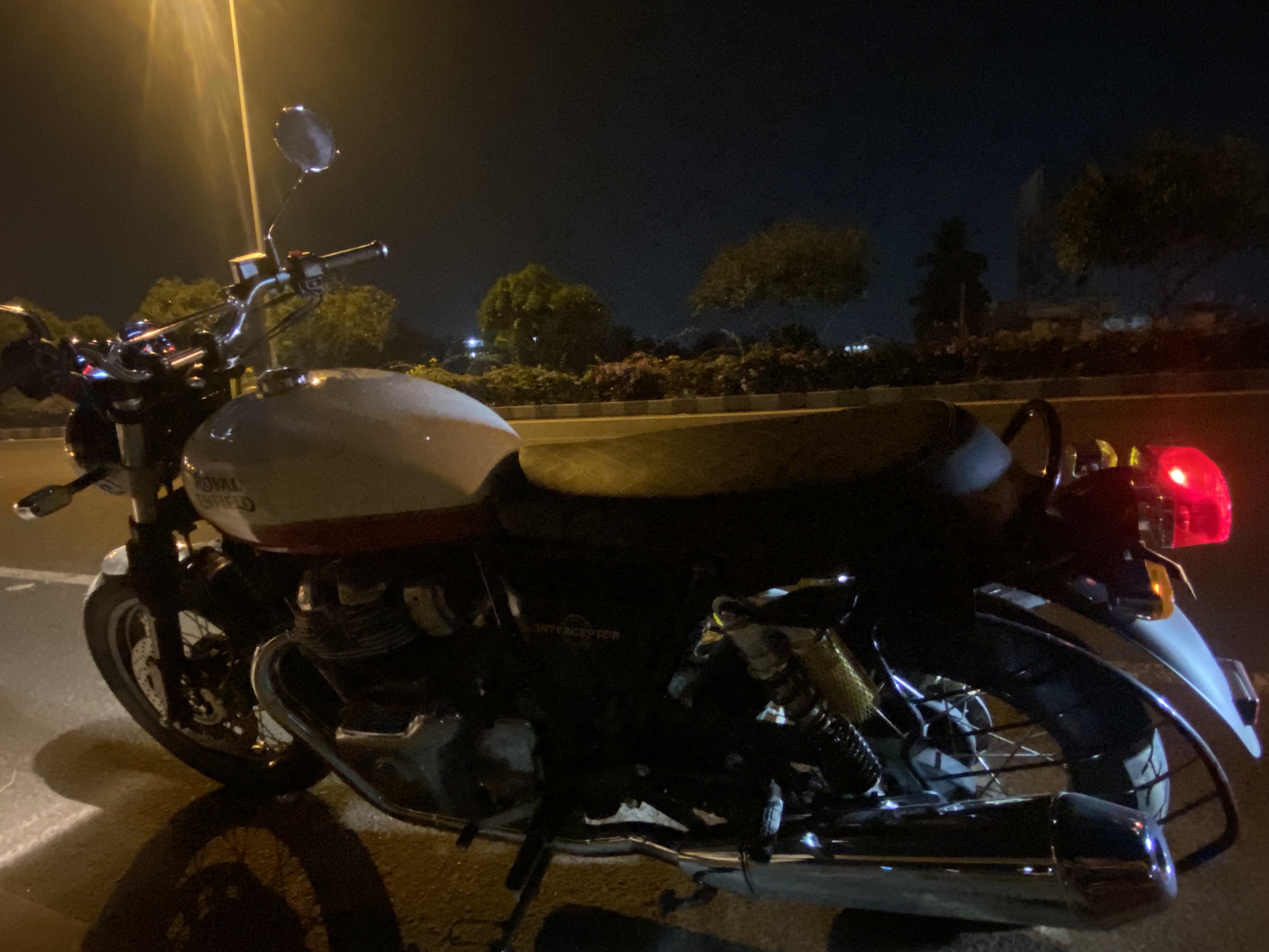 royal enfield interceptor photo 4