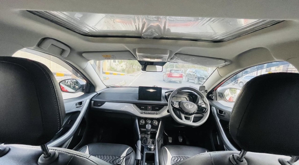tata nexon - xm (s) photo 4