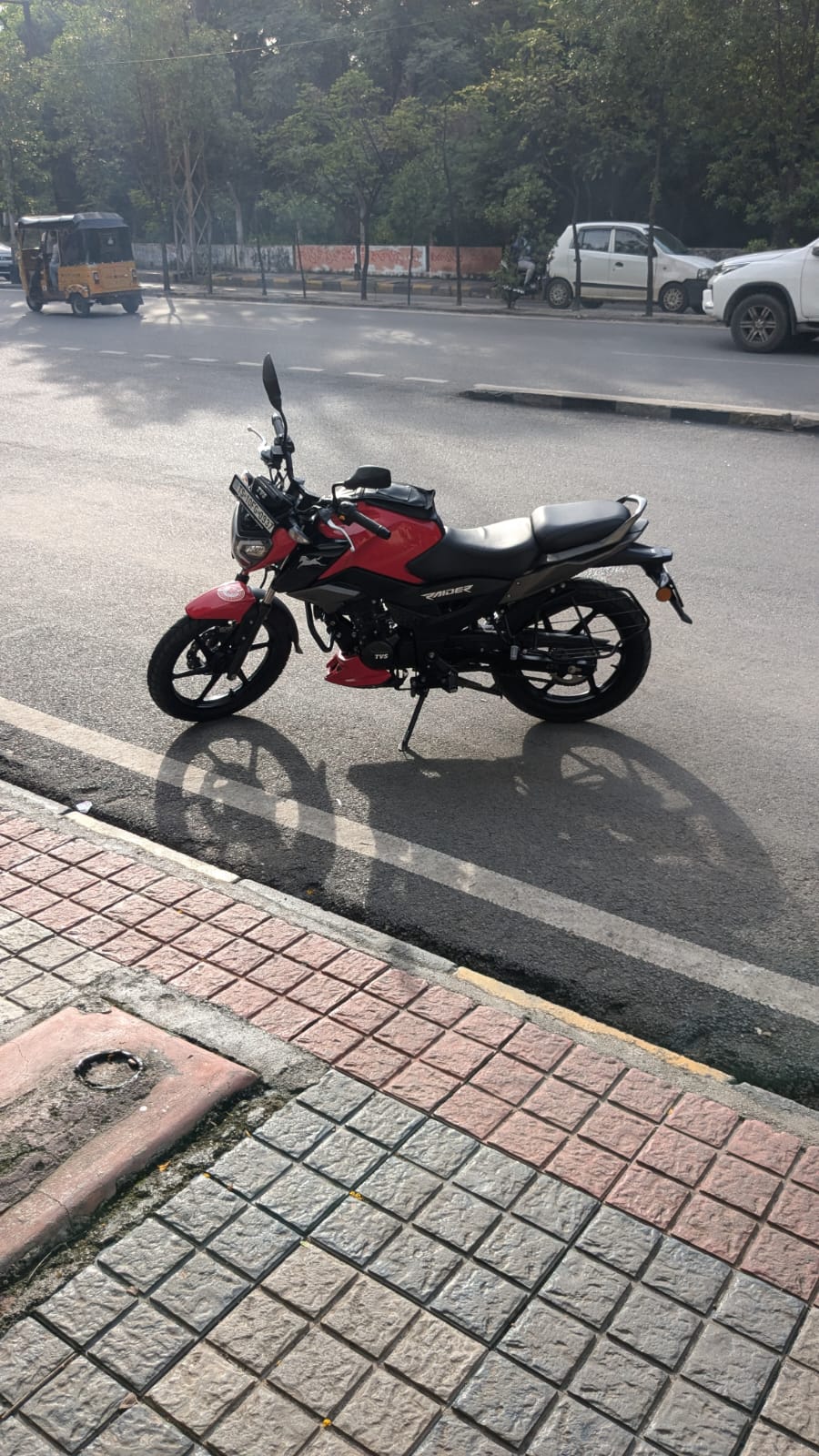 tvs raider photo 4