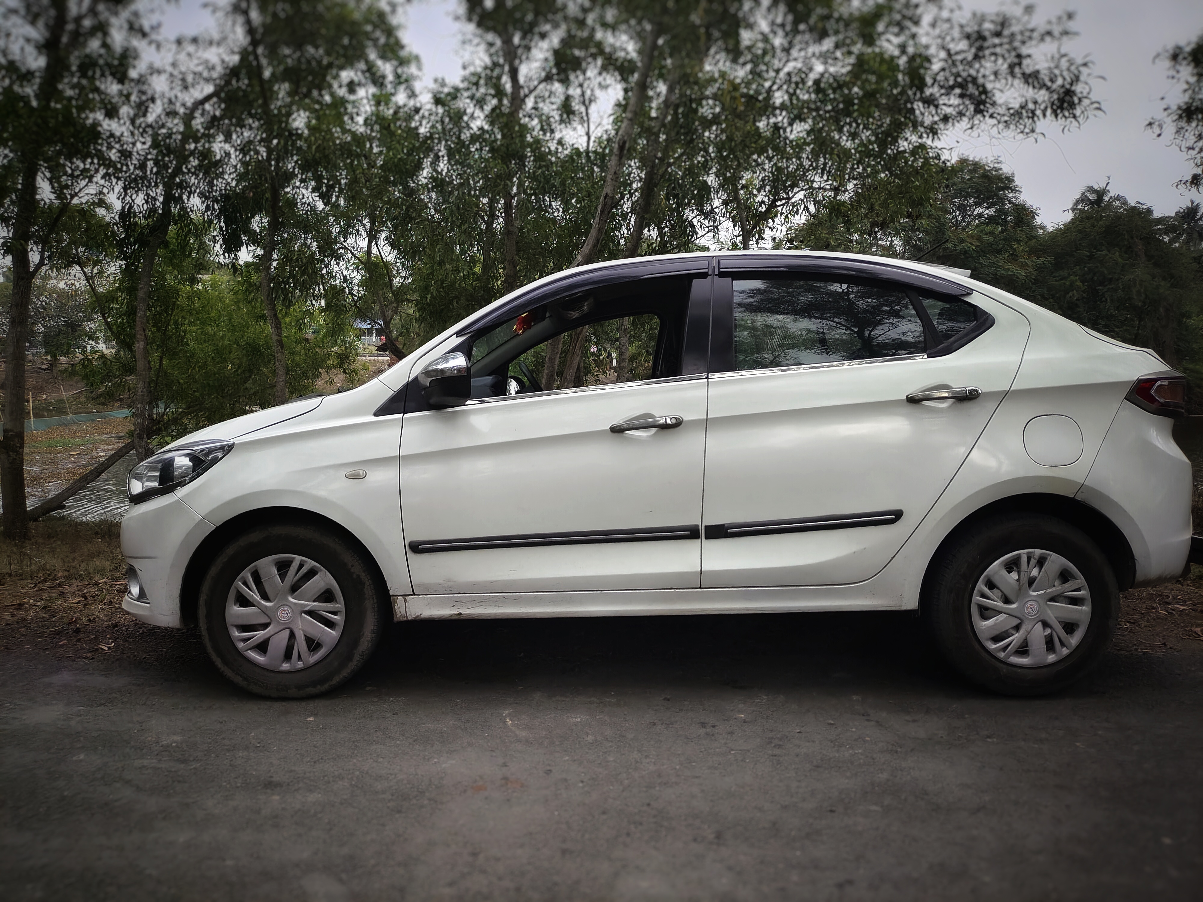 tata tigor photo 4