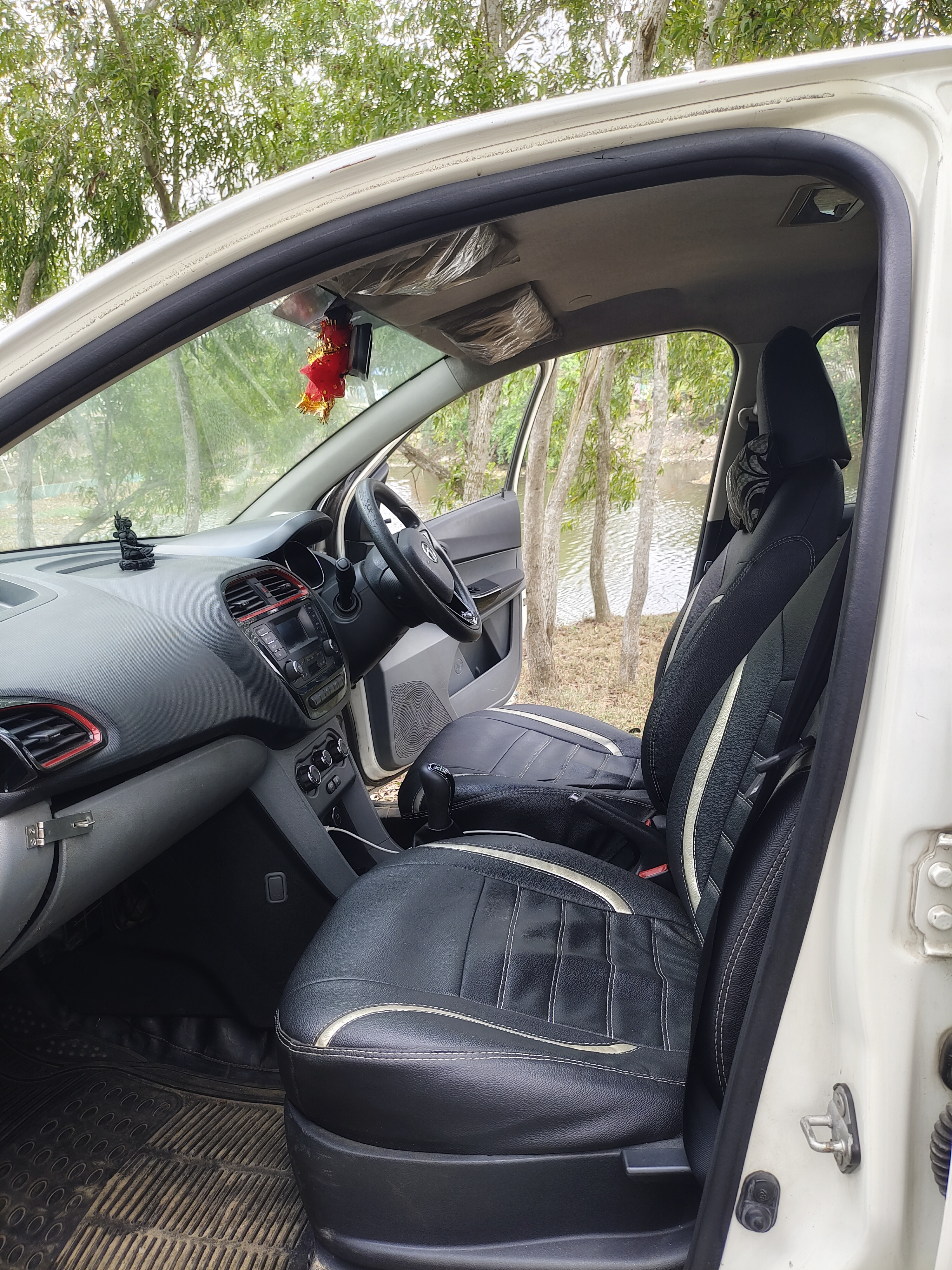 tata tigor photo 6